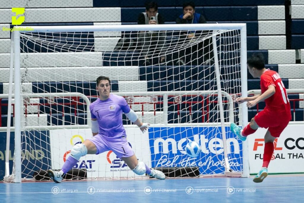 luật chuyền về cho thủ môn futsal