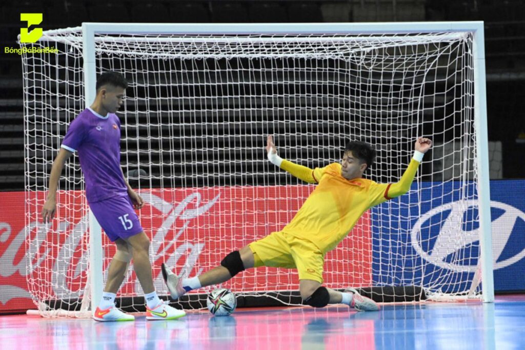 luật chuyền về cho thủ môn futsal